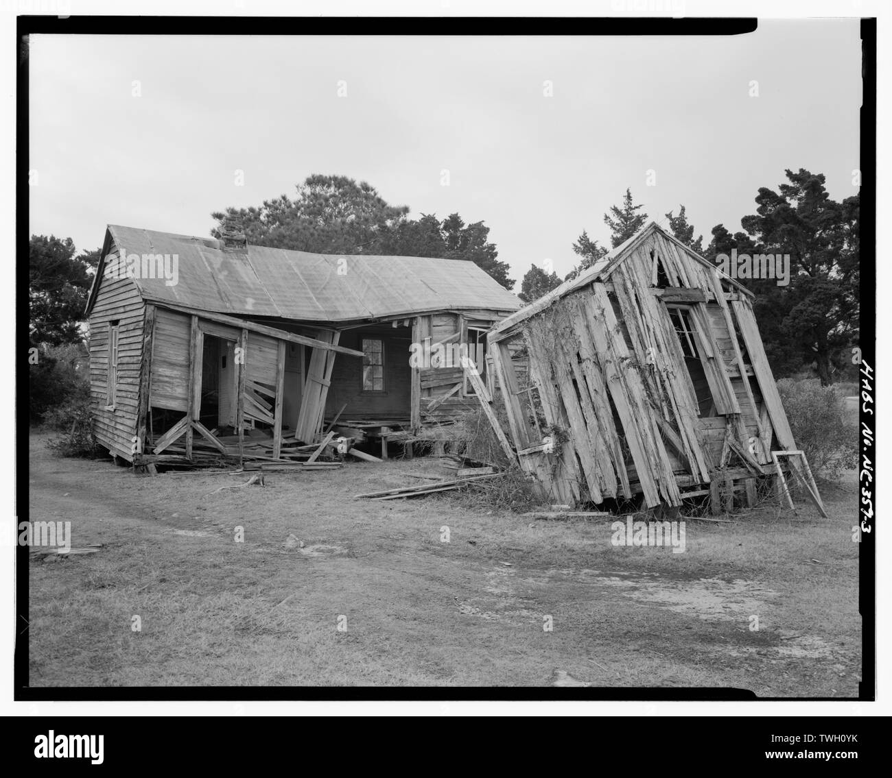 Et arrière côté droit angle view, côté nord-est - George Riley Willis chambre et cuisine, Portsmouth, Carteret County, NC Banque D'Images