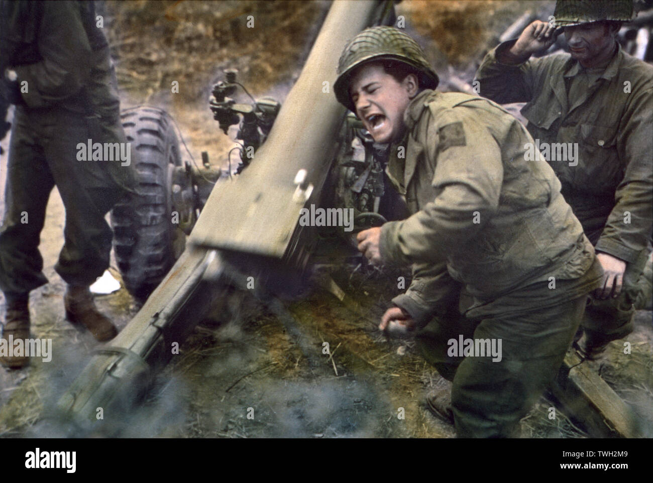 Obusiers américains en retraite les forces allemandes Shell près de Carentan, France, Franklin, États-Unis Signal Corps, Juillet 11, 1944 Banque D'Images