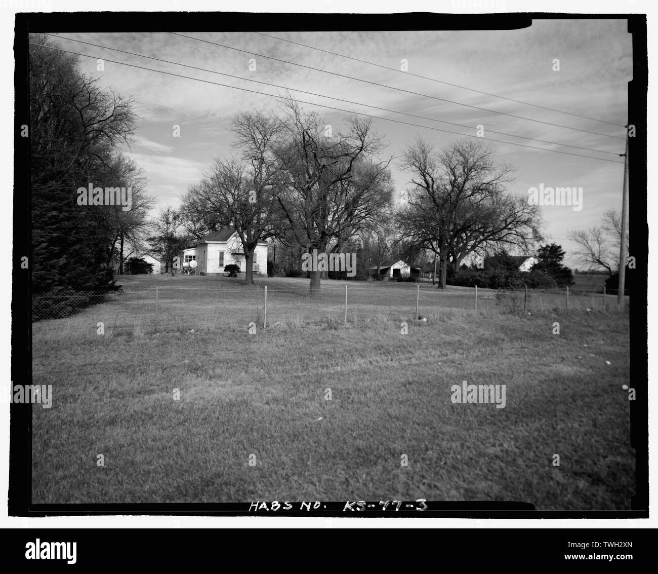 Demande de relation House, résidence, garage, grange et à l'ensemble du site, à la ferme au nord-est - Spangerberger, 2012 George ferme Ouest Illinois Avenue, South Hutchinson, KS, comté de Reno ; Sun City Trail ; Spangerberger, George ; Seigrist, Marie ; Seigrist, John ; Newton, Dale, l'équipe de terrain ; Jackson, Christiana, émetteur ; Colcher, Larry, photographe ; King, Marsha K, historien ; Weston, Timothy, historien ; Blanc, Sheryll L, historien ; Guzman, Wolffang, délinéateur Banque D'Images Demande de relation House, résidence, garage, grange et à l'ensemble du site, à la ferme au nord-est - Spangerberger, 2012 George ferme Ouest Illinois Avenue, South Hutchinson, KS, comté de Reno ; Sun City Trail ; Spangerberger, George ; Seigrist, Marie ; Seigrist, John ; Newton, Dale, l'équipe de terrain ; Jackson, Christiana, émetteur ; Colcher, Larry, photographe ; King, Marsha K, historien ; Weston, Timothy, historien ; Blanc, Sheryll L, historien ; Guzman, Wolffang, délinéateur Banque D'Images