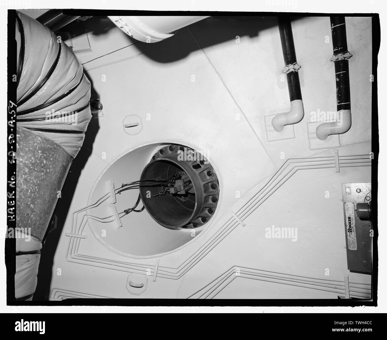 L'air de retour, à l'ouest - Ellsworth Air Force Base, Delta, vol de contrôle de lancement, Route de comté CS23A, au nord de la sortie 127, de l'intérieur, le comté de Jackson, SD ; Hess, Roise, entreprise et entrepreneur, Wegman-French, Lysa, émetteur ; Lyon, Robert, photographe ; Lauber, John F, historien Banque D'Images