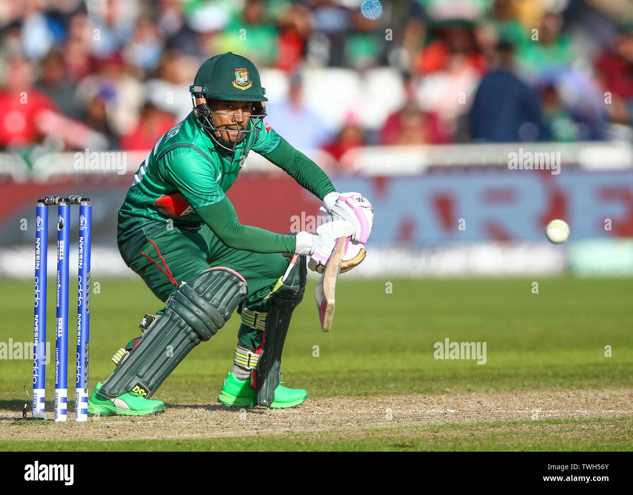 Pont Trent, Nottingham, Royaume-Uni. 20 Juin, 2019. Coupe du Monde de Cricket ICC, l'Australie par rapport au Bangladesh ; Mushfiqur Rahim du Bangladesh fin coupe la balle pour 2 points d'Action : Crédit Plus Sport/Alamy Live News Banque D'Images