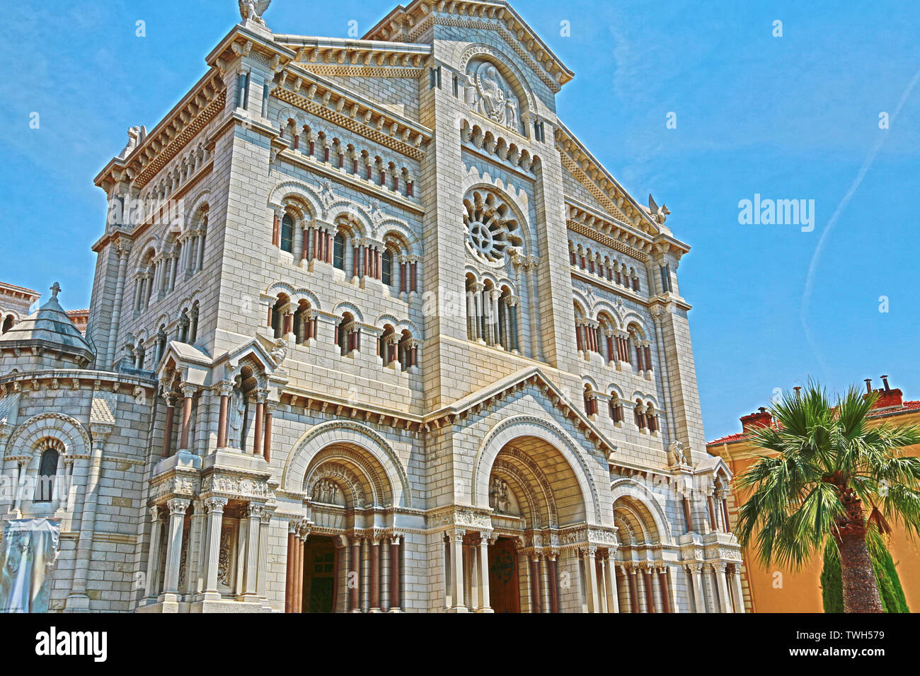 La ville de Monaco, Monaco - 13 juin 2014 : La Cathédrale de Monaco, la cathédrale de Notre Dame immaculée, nom de l'ancienne église cathédrale Saint Nicolas Banque D'Images