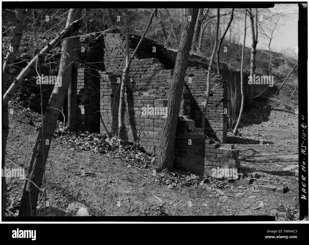 Ruines de la teinture et de l'eau de Javel Maison de l'usine de papier d'Ivanhoe de l'intérieur, à la recherche du nord. - Ivanhoé Mill, timonerie, l'épinette et Market Streets, Paterson, comté de Passaic, NJ Banque D'Images