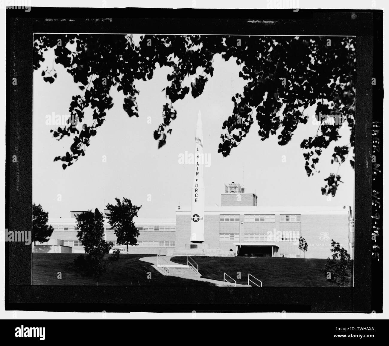 Minuteman Missile SAC, Shell Canada pour l'affichage permanent dans la pelouse devant le bâtiment, 500, à l'Est - Offutt Air Force Base, Quartier général du Commandement aérien stratégique et centre de commande, le bâtiment du Siège, 901 Boulevard SAC, Bellevue, Sarpy Comté, NW Banque D'Images