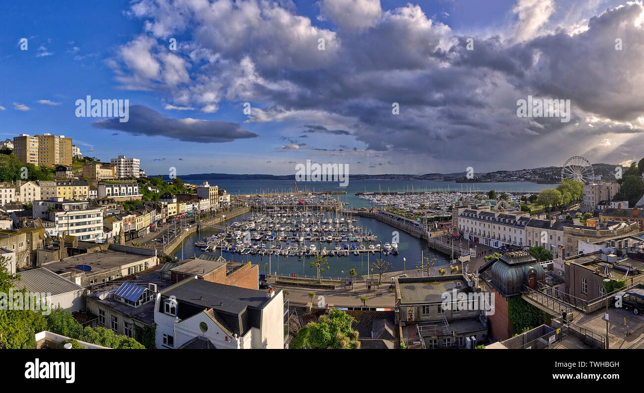Go - DEVON : Panormamic vue sur le port de Torquay et de la ville (image HDR) Banque D'Images