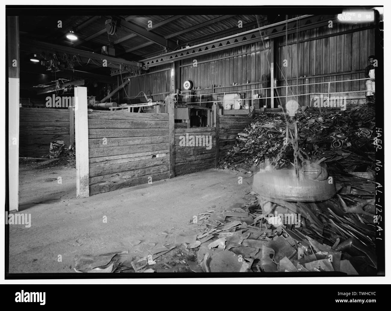 La FERRAILLE ET FOUNDRY FERRAILLE, UTILISÉ COMME LE MÉTAL PRIMAIRE, LES SOURCES SONT STOCKÉES DANS CES BACS ET LEVÉES DE BALANCES PAR UN AIMANT ÉLECTRIQUE. - Le Sud de l'entreprise, la fonte ductile, 2217 Carolina Avenue, Bessemer, AL, du comté de Jefferson Banque D'Images