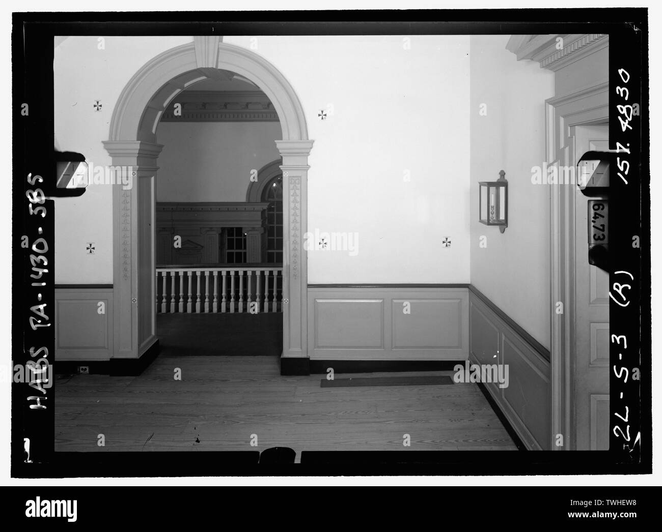 Deuxième étage Hall ; le mur sud, en bas à droite (R). Couple stéréoscopique sur plaque de verre nombre PA-1430-139 LC-HABS-GS05-2L-S-3 157,4830. La gauche (imprimé) - l'indépendance Hall, l'Independence Hall, 500 Chestnut Street, Philadelphie, comté de Philadelphie, PA Banque D'Images