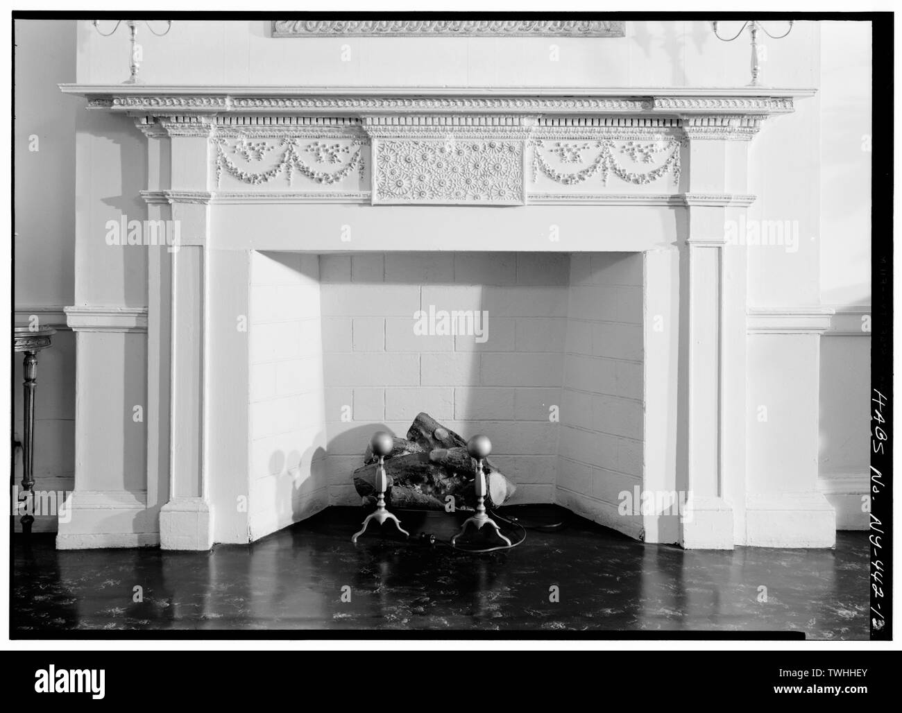 Deuxième étage, chambre à l'avant, DÉTAIL DE MANTEL DE CHEMINÉE - James Watson House, 7 State Street, New York, New York County, NY Banque D'Images