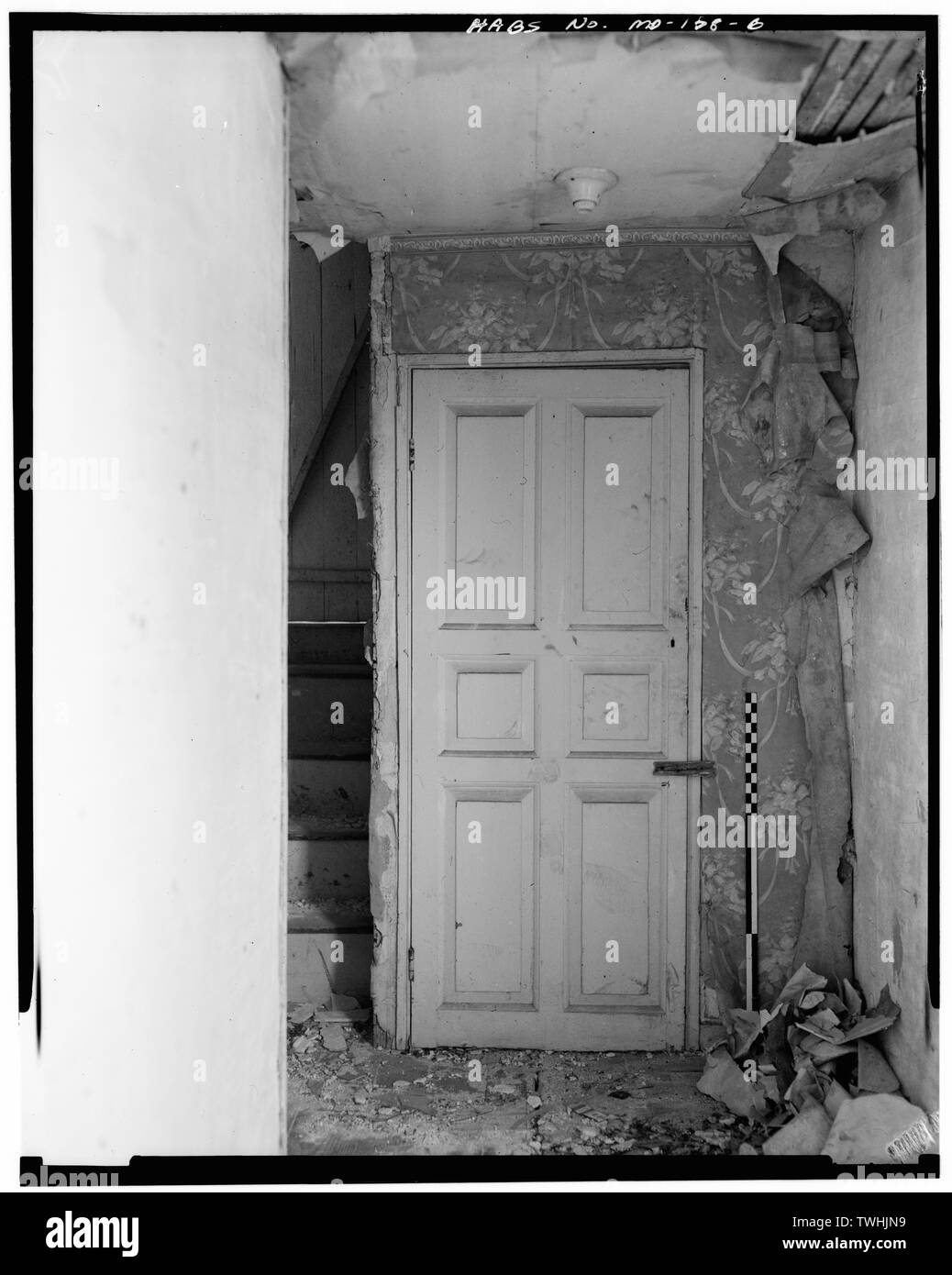 Deuxième étage, COULOIR, RÉUTILISÉE PENDERIE( ?) PORTE - Calvert's Rest, Curley, Ridge Road, St. Mary's County, MD ; Barber, Douglas, photographe ; Peterson, Charles E, photographe Banque D'Images