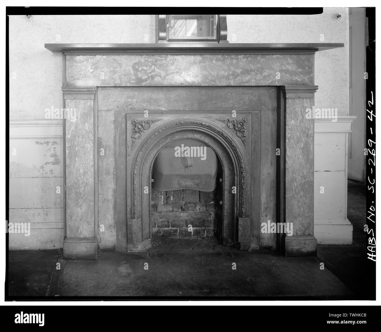 Deuxième étage, SUD-EST, CHAMBRE, mur nord- Maison Robinson-Aiken - DÉTAIL DU MANTEAU, 48 Elizabeth Street, Charleston, Charleston County, SC ; Robinson, John ; Aiken, William ; Aiken, William ; Clemson University, Département d'Architecture, répondant ; Lee, Peter, faculté répondant ; Gibson, Reginald Lee ; Fava, Ernest Edward, délinéateur Banque D'Images