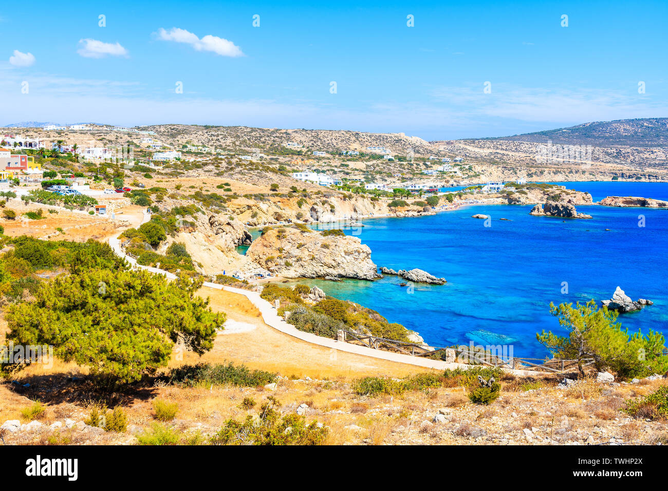 Sentier du littoral le long de mer près de Ammopi village, l'île de Karpathos, Grèce Banque D'Images
