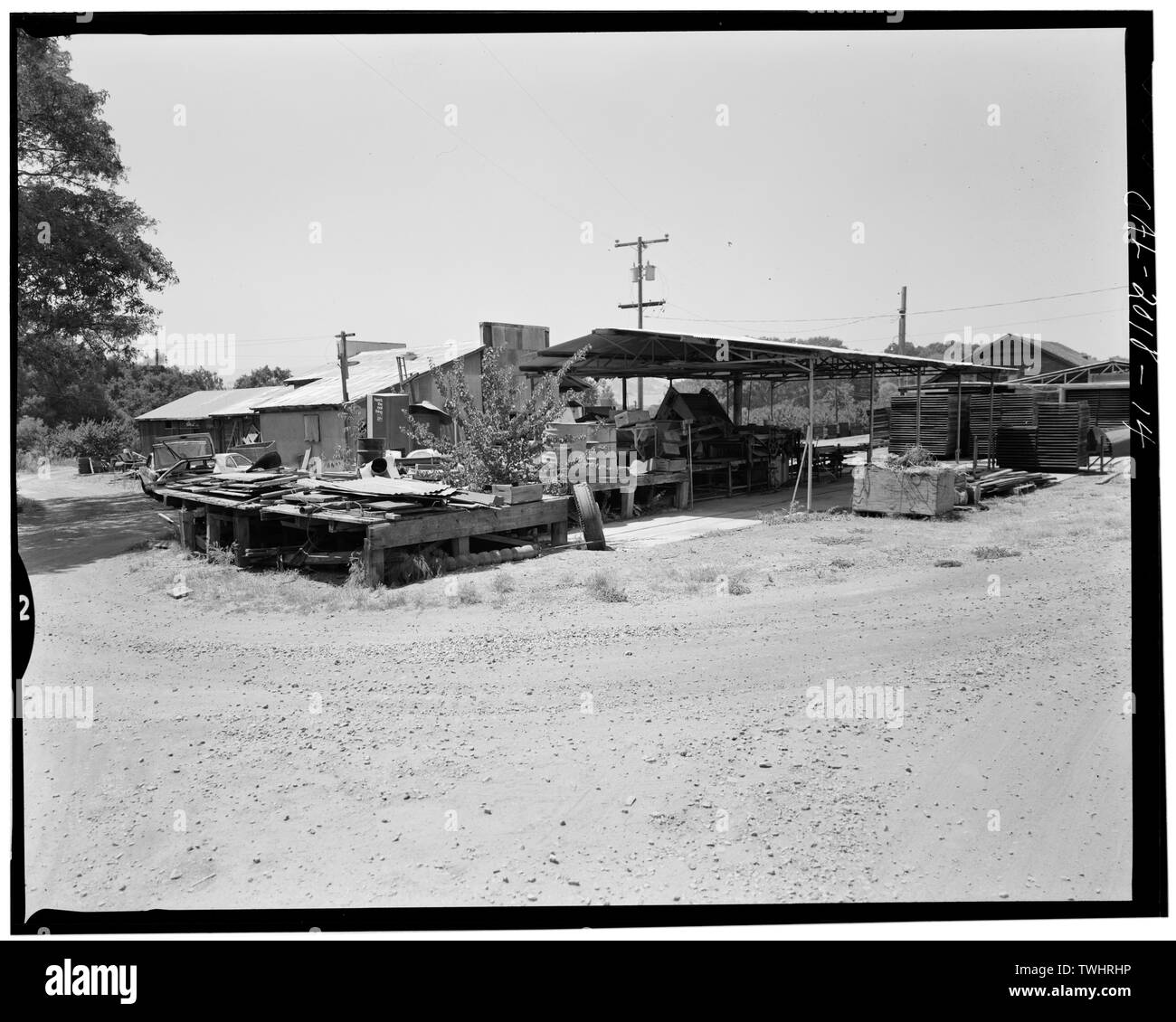 La PLATE-FORME ET STRUCTURE (13), DU NORD-EST - Stevens Ranch complexe, la State Route 101, le coyote, le comté de Santa Clara, CA Banque D'Images