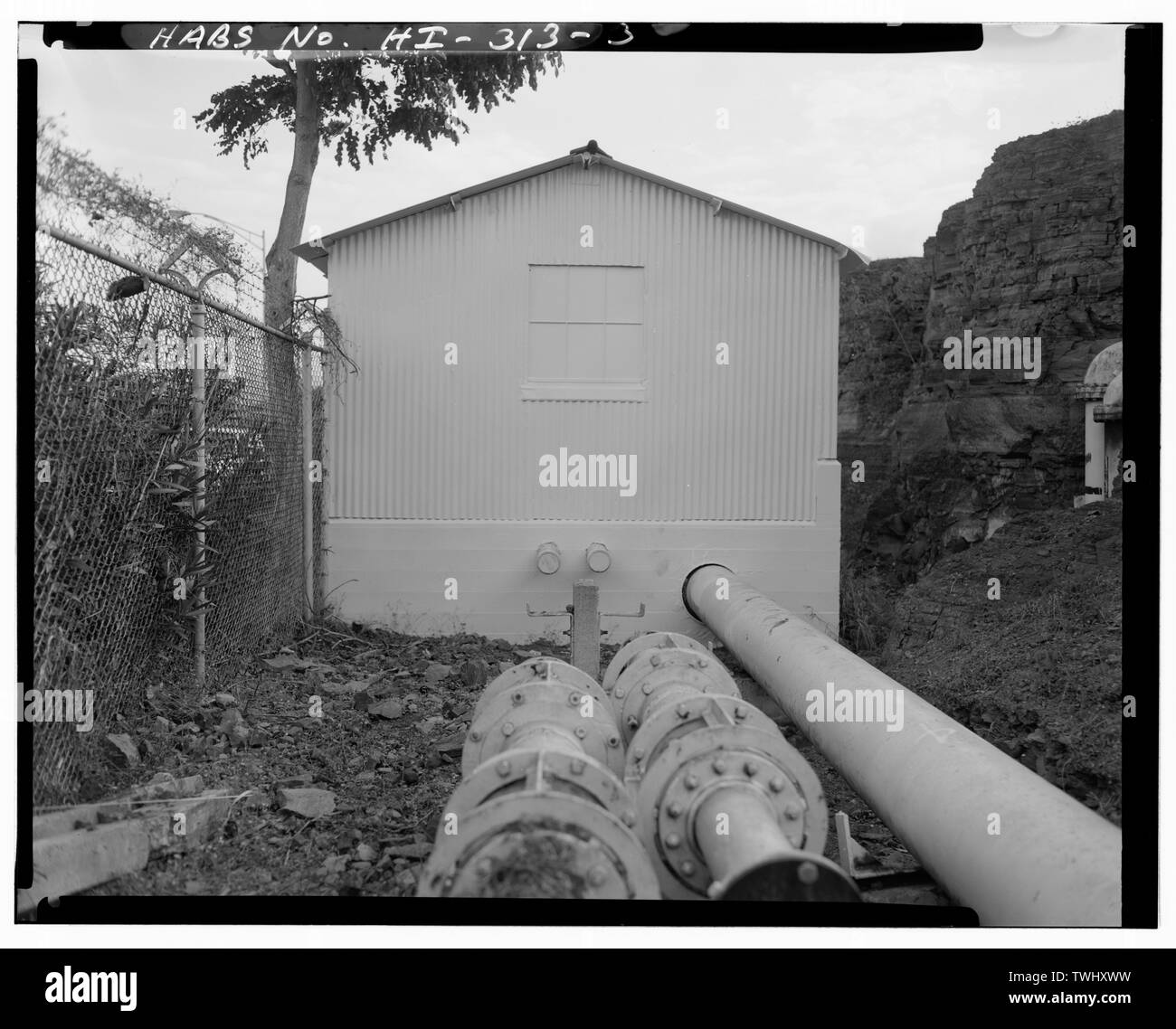 Vue latérale du bâtiment N° 162 FACE À L'EST. - Base navale américaine, Pearl Harbor, de pompage, de réservoirs intermédiaires, North Road, Pearl City, comté de Honolulu, HI Banque D'Images