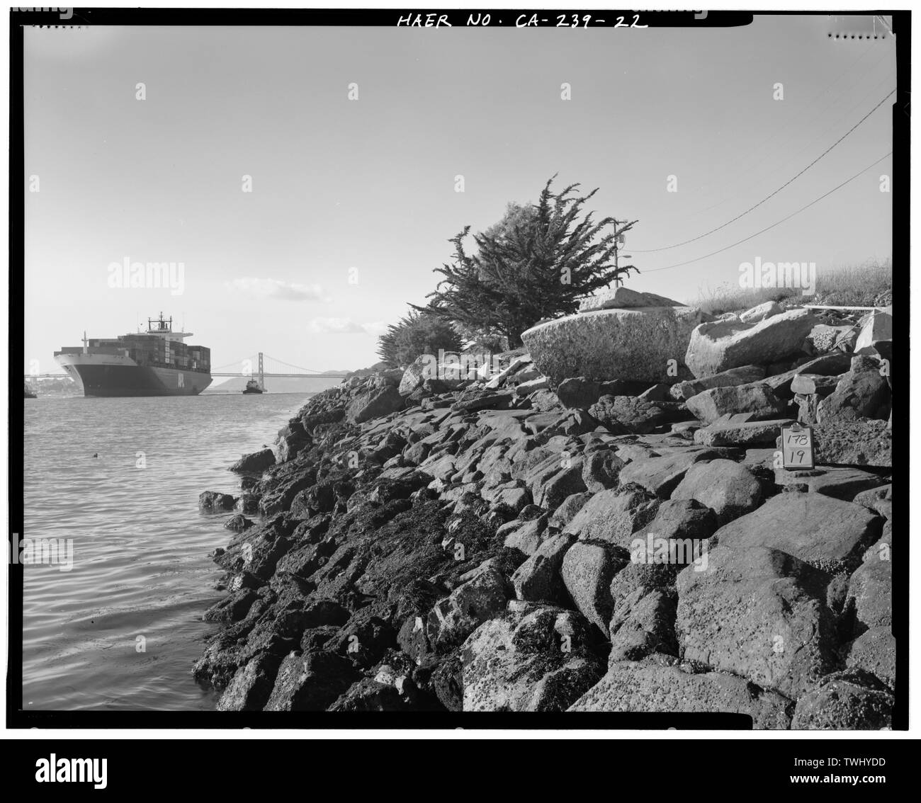 CONSTRUCTION D'UN MUR CÔTÉ NORD, mur d'entraînement, à l'OUEST À PARTIR DU MÊME POINT QUE VIEW NO 21. - Le port d'Oakland murs formation, la bouche de canal à Port intérieur, Oakland, Alameda County, CA Banque D'Images