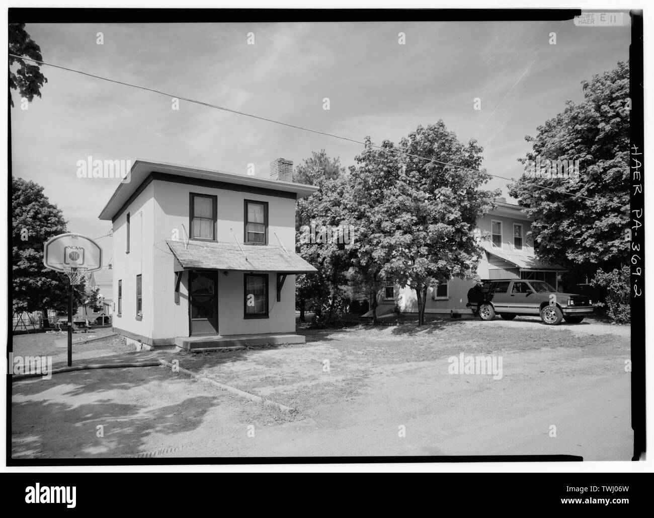 Maisons individuelles, anciennement occupé par les gestionnaires de niveau inférieur, SUR 2e Rue, à l'Ouest ; CE SONT PARMI LES QUELQUES HABITATIONS CONSTRUITES EN BÉTON DE LEUR TYPE DE CHARBON DANS LE SUD-OUEST DE LA PENNSYLVANIE - Villes Ville de Cairnbrook, Cairnbrook, comté de Somerset, PA ; Pitcairn, John Hanna fidèles ; le charbon et le Coke Company ; Madrid, émetteur Banque D'Images
