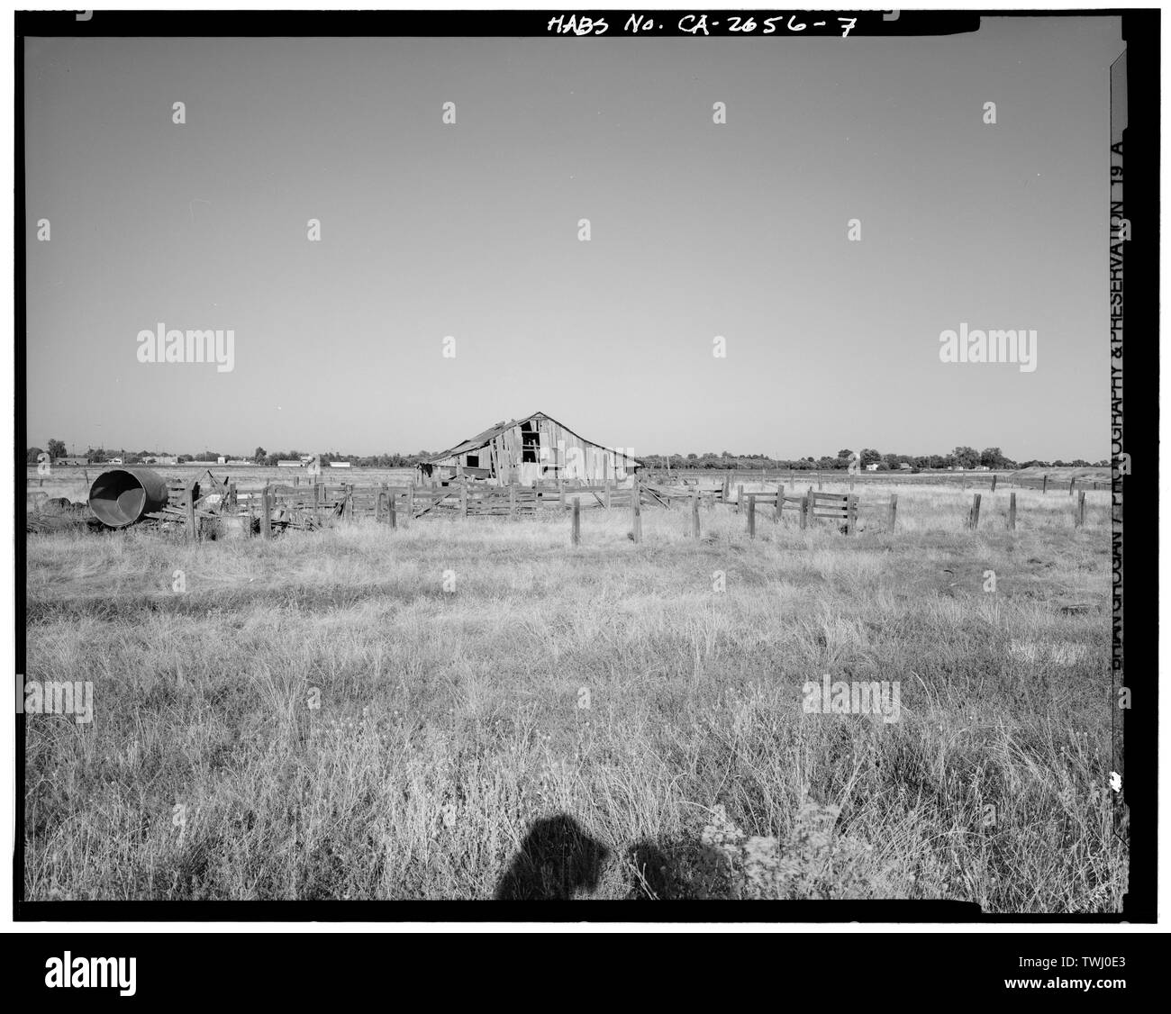 Présentation du site, à 88 degrés est. La troisième partie du panorama en trois parties. Grange DU LAIT ET DES CORRALS. - Hudson-Cippa-Wolf Ranch, Sorento Road, Sacramento, comté de Sacramento, CA Banque D'Images