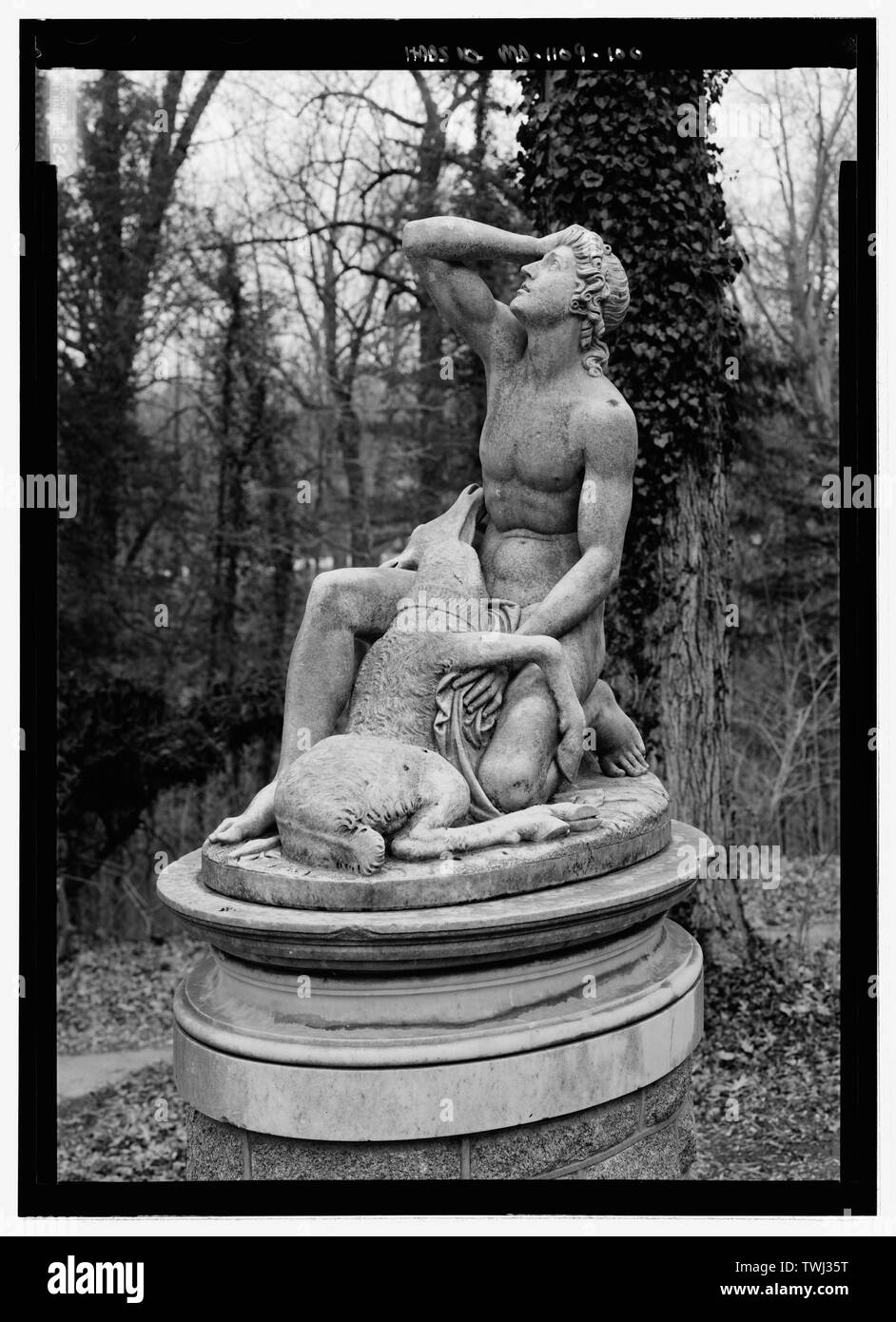 La sculpture, le chagrin d'Actéon - Parc National Seminary, borné par Capitol Beltway (I-495), Linden Lane, poêle à bois Avenue, et Smith Drive, Silver Spring, dans le comté de Montgomery, MD ; U.S. Département de l'armée ; Ray, Arthur ; Cassedy, John Irving, Ament, James ; E ; Davis, Roy Tasco ; Holman, Emily Elizabeth ; Schneider, Thomas Franklin ; Rosenthal, James, l'équipe de terrain ; Prix, Virginie B, émetteur ; Ott, Cynthia, historien ; Boucher, Jack E, photographe ; Lavoie, Catherine C, gérant de projet, prix, Virginie B, émetteur ; Prix, Virginie B, émetteur Banque D'Images