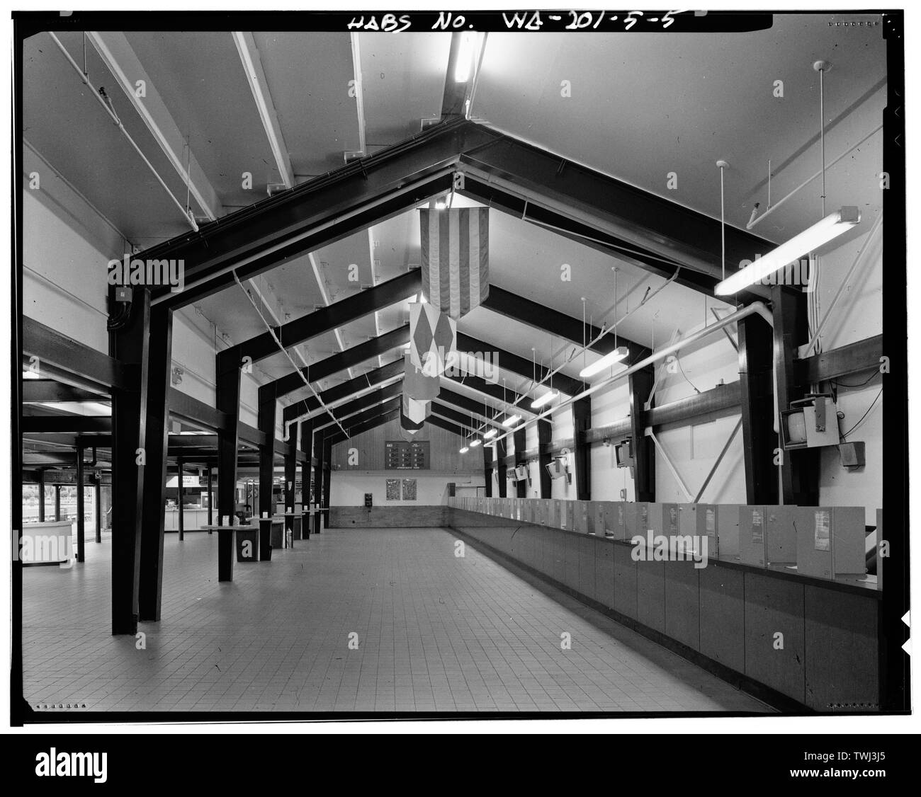 Deuxième Tribune. Vue de l'intérieur de la zone de ligne de pari. A l'appareil photo S. (tricolore est un double négatif fait négatif de l'original dans la collection de John Stamets, Seattle, WA.) (sept. 1992) - Longacres, deuxième Tribune, 1621 16e Rue, sud-ouest de Seattle, King County, WA ; Gill, Barry Lee, émetteur Banque D'Images