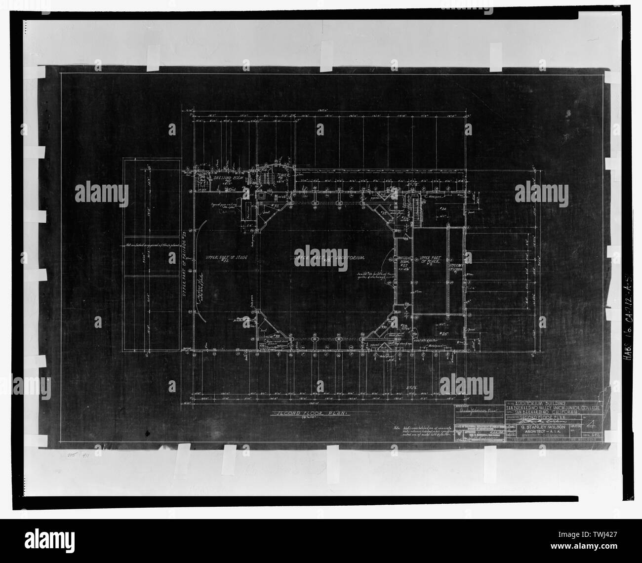 Deuxième plan d'étage. San Bernardino Valley Union Junior College, de l'Auditorium Building. Stanley G. Wilson, Architecte, A.I.A., Riverside, Californie. Feuille 4, n ? 692. 1 à 8 cm à l'échelle de pied. Le 27 mars 1936. Application no. 1446, approuvé par l'État de Californie, ministère des Travaux publics, Division de l'architecture, le 22 avril 1936. - San Bernardino Valley College, Auditorium, 701 South Mount Vernon Avenue, San Bernardino, San Bernardino County, CA Banque D'Images
