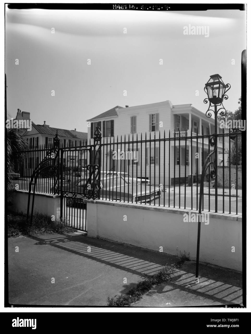 Entrée de côté, l'extrémité sud de l'Est (avant) l'altitude. Centre et du nord entrées latérales même. - First Baptist Church, 61 Church Street, Charleston, Charleston County, SC ; Mills, Robert Banque D'Images Entrée de côté, l'extrémité sud de l'Est (avant) l'altitude. Centre et du nord entrées latérales même. - First Baptist Church, 61 Church Street, Charleston, Charleston County, SC ; Mills, Robert Banque D'Images
