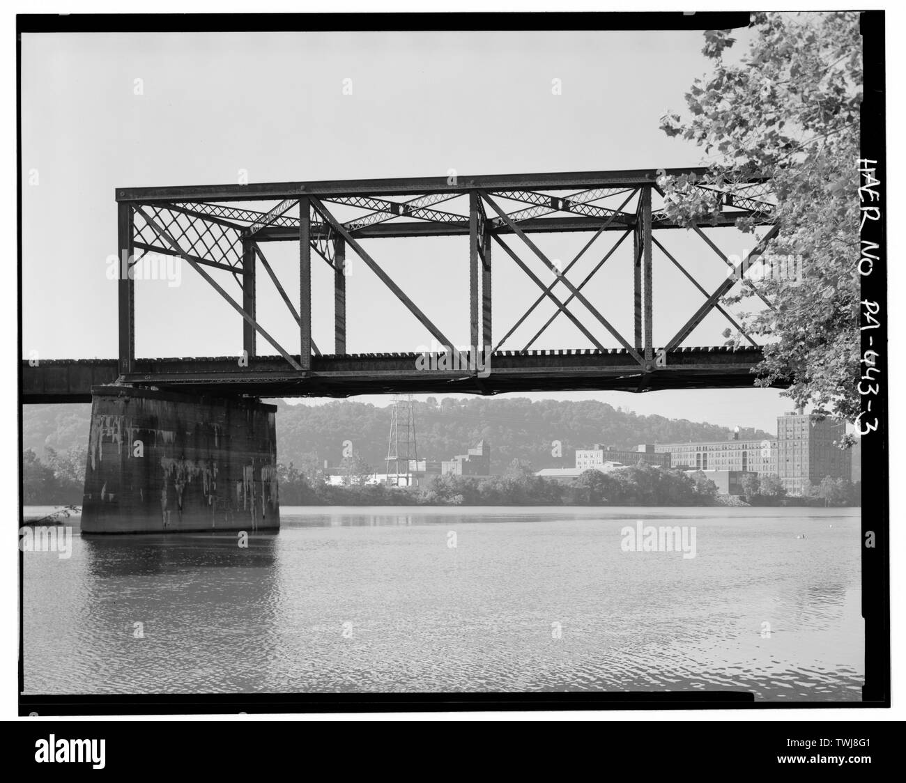 Vue de côté détail de Cisjordanie - West Penn Bridge, Pennsylvania Railroad, enjambant la rivière Allegheny, Pittsburgh, Allegheny County, PA ; Western Pennsylvania Railroad, Pennsylvania Railroad ; société ; Pittsburgh Pittsburgh Disposition Bridge Company ; Christine Davis Consultants, constituée, l'entrepreneur ; l'autorité de réaménagement urbain de Pittsburgh, répondant ; Metzger, William M, photographe ; Martin, Charles R, photographe ; Davis, Christine, historien Banque D'Images