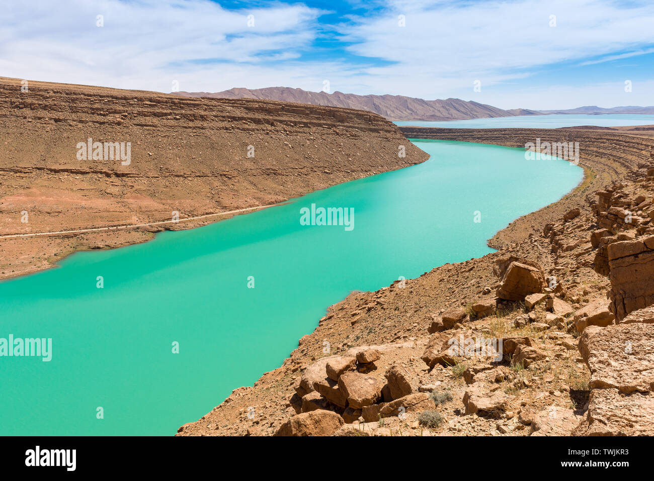 L'eau turquoise de la rivière de Ziz, Maroc Banque D'Images