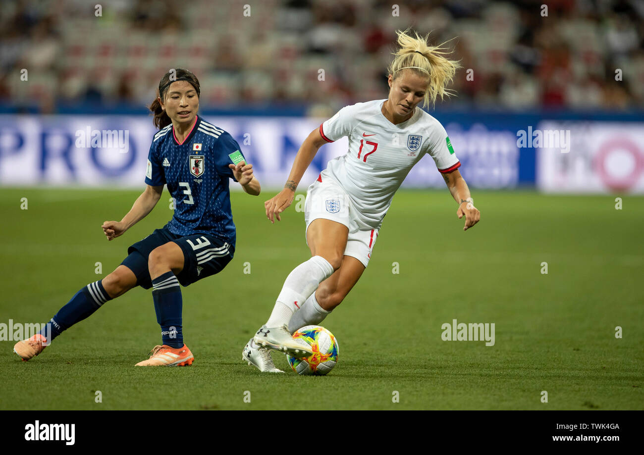 Nice, France. 19 Juin, 2019. France, Nice, stade de Nice, 19.06.2019, Football - Coupe du Monde féminine de la FIFA - Japon - France Libre : vl Aya Sameshima (Japon, n° 3) et Rachel Daly (Angleterre, #  17) | Le monde d'utilisation : dpa Crédit/Alamy Live News Banque D'Images