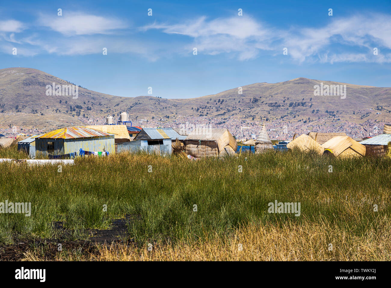 Les îles Uros, îles flottantes de roseaux sur le lac Titicaca, le Pérou, Amérique du Sud Banque D'Images