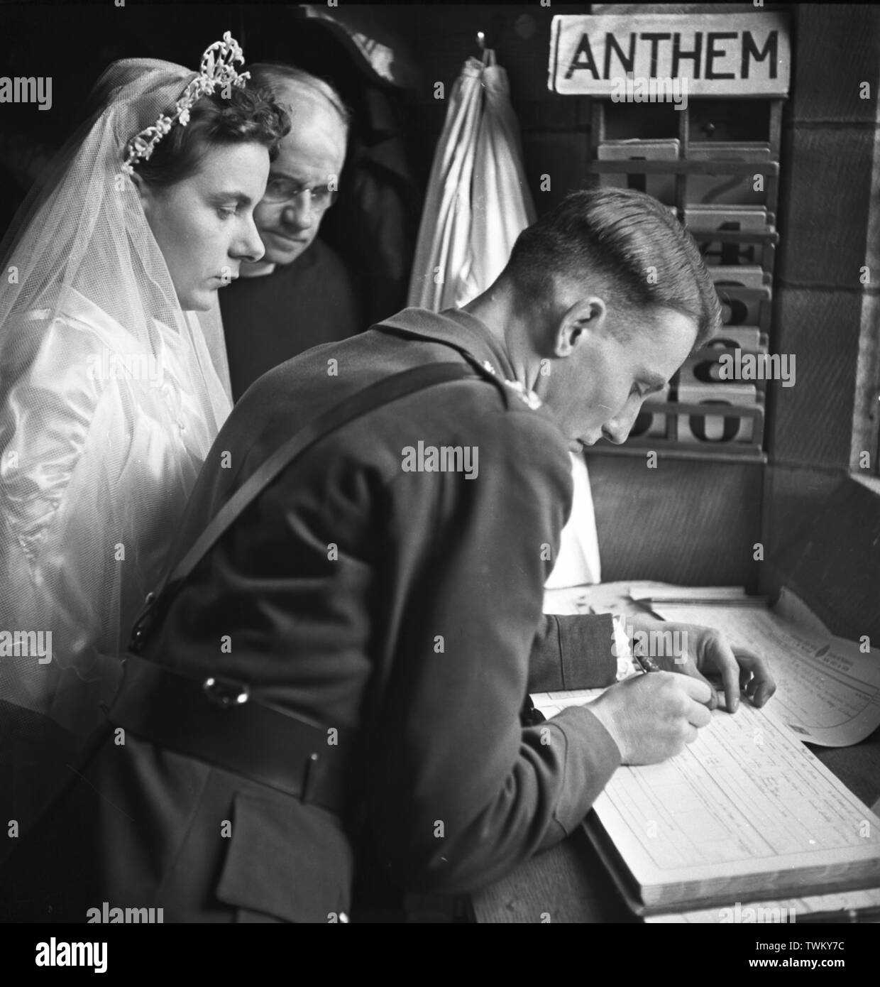 Mariage à l'église c1946 Nom de Mason Photo par Gilbert Adams de la Gilbert Collection Adams entièrement détenu par Tony Henshaw Banque D'Images