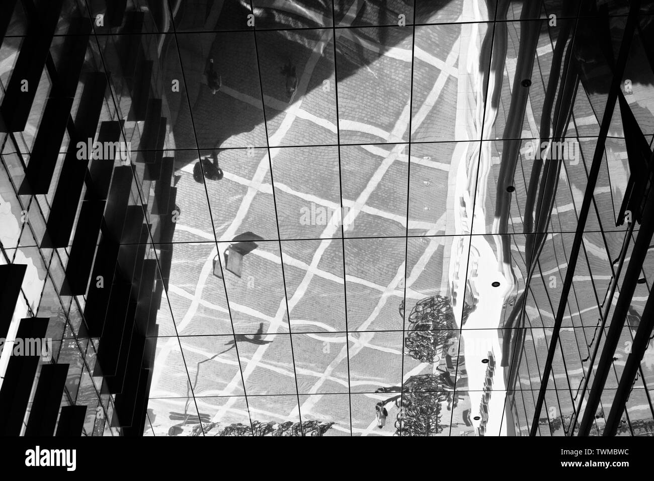 Bâtiment moderne Banque de photographies et d’images à haute résolution ...