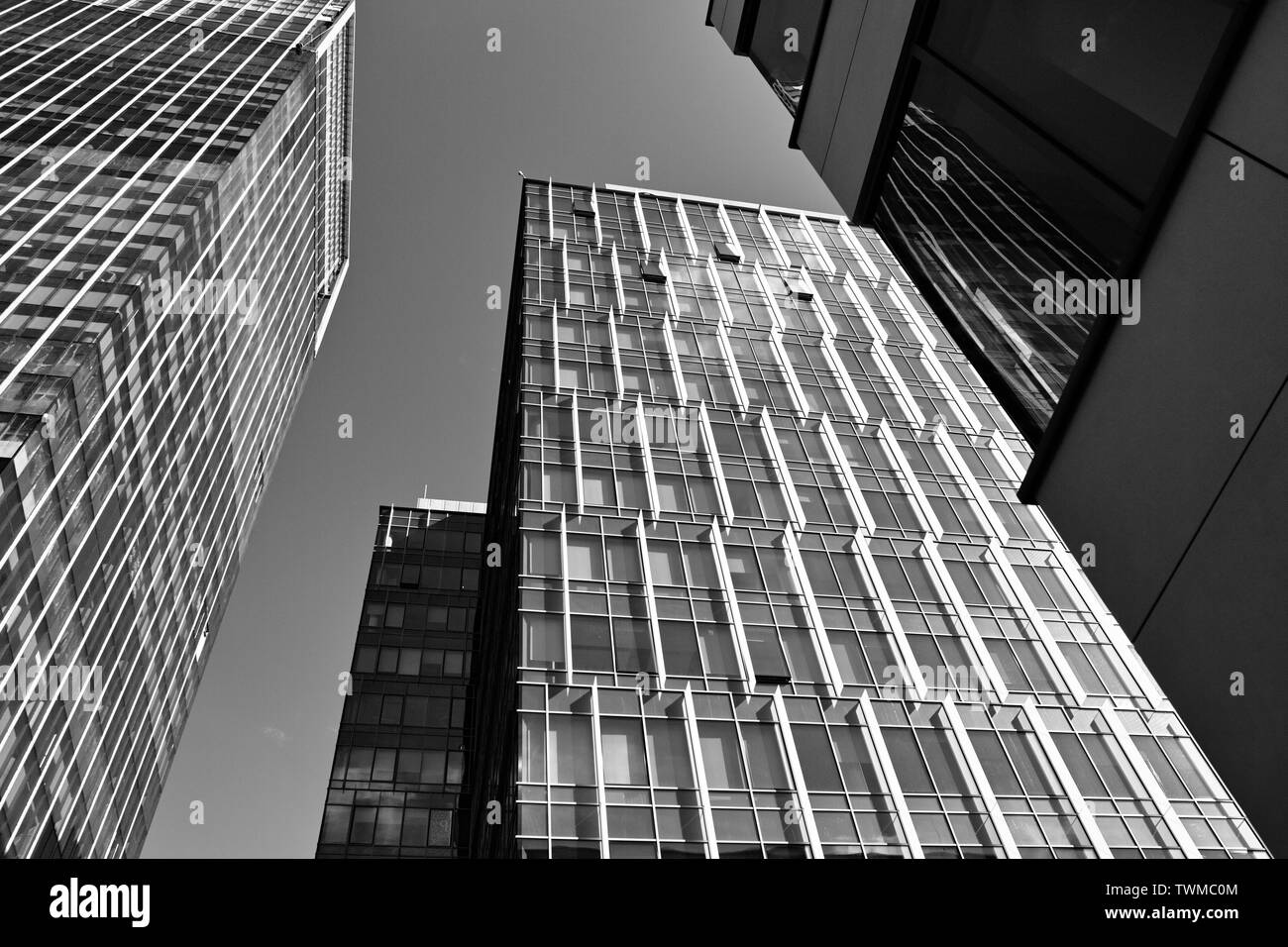 Bâtiment moderne Banque de photographies et d’images à haute résolution ...