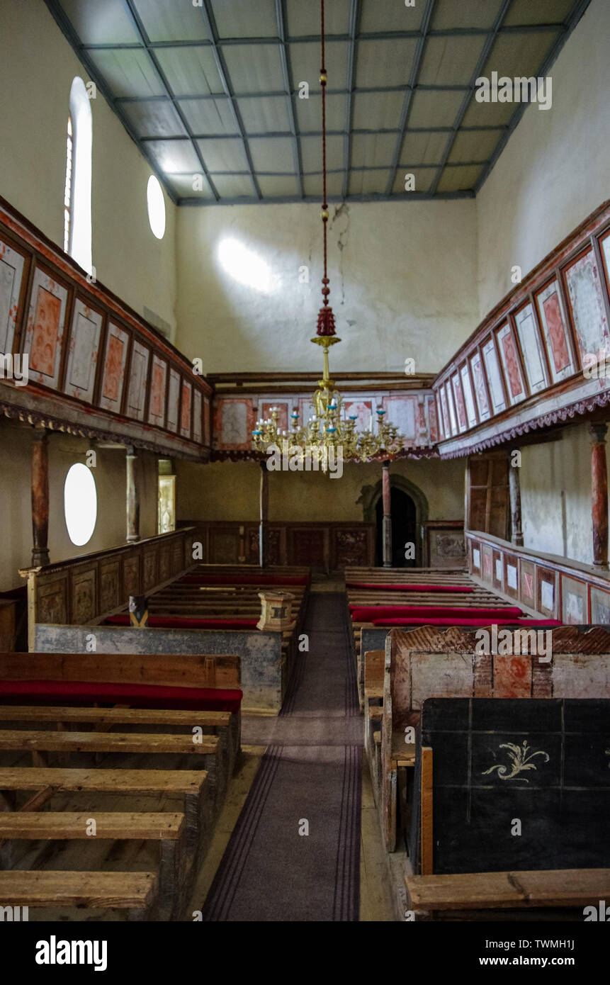 Viscri, Roumanie - 2 mai 2014 : Intérieur de l'église fortifiée de Viscri. Initialement construit autour de 1100 AD, l'église est aujourd'hui un monument de l'UNESCO Banque D'Images