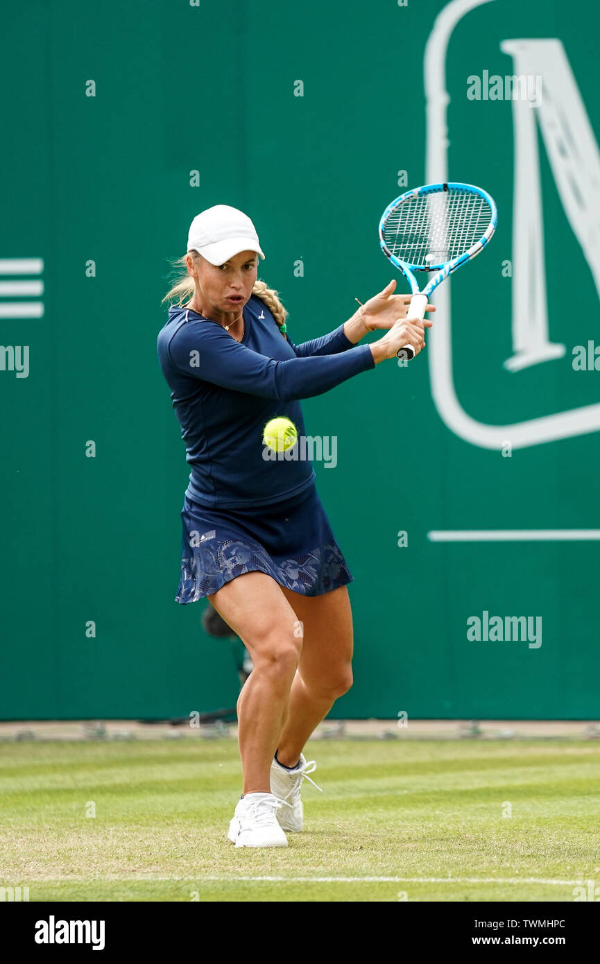 Club Prieuré Edgbaston, Birmingham, UK. 21 Juin, 2019. Nature Valley WTA tennis Classic tournoi ; Yulia Putintseva (KAZ) frappe un revers dans sa tranche contre Julia Goerges match quart (GER) : Action de Crédit Plus Sport/Alamy Live News Banque D'Images