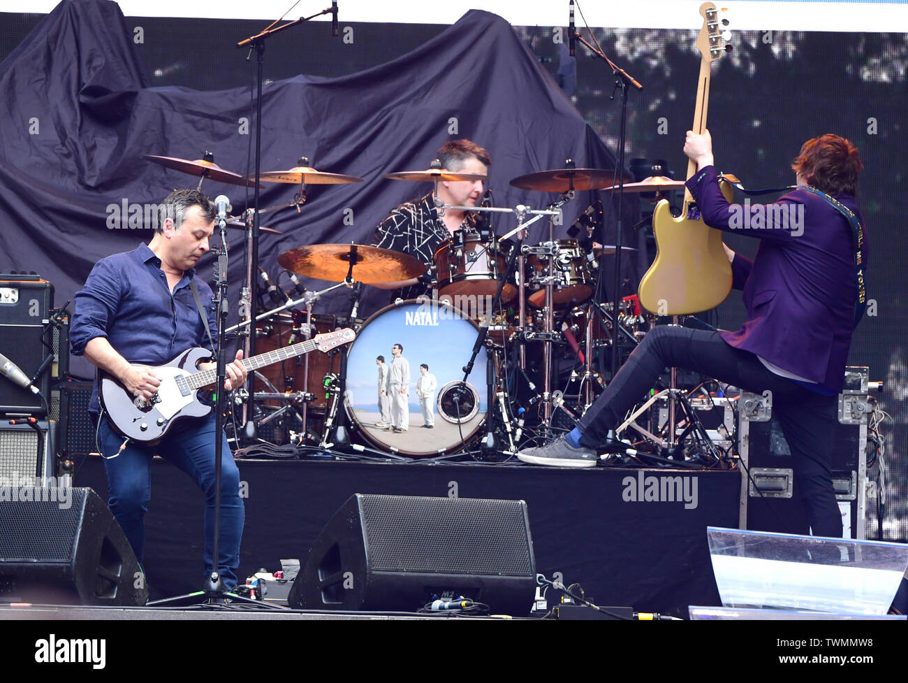 Manic Street Preachers soutenir Bon Jovi au cours de la cette maison n'est pas à la vente d' au stade de Wembley. Banque D'Images