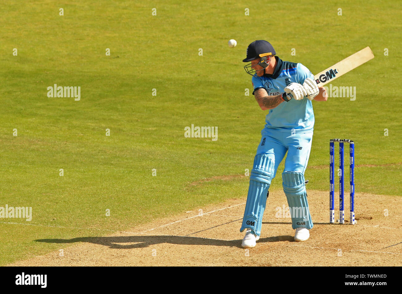 Leeds, UK. 21 juin 2019. Ben Stokes de l'Angleterre évite une balle élevée au cours de l'Angleterre v Sri Lanka, l'ICC Cricket World Cup Match, Headingley, Leeds, Angleterre. Credit : European Sports Agence photographique/Alamy Live News Banque D'Images