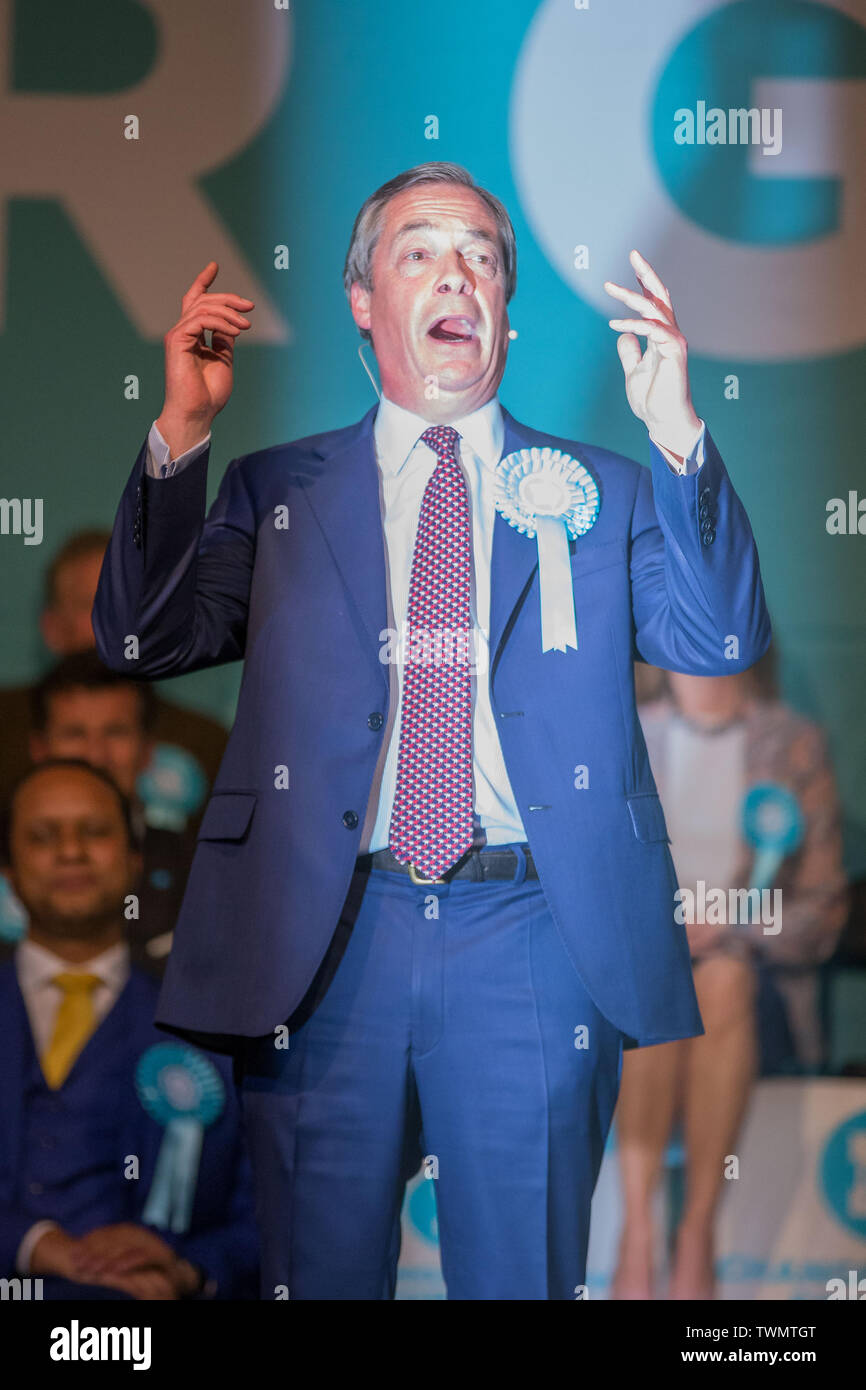 Brexit Partie rallye avec Nigel Farage et Brexit Partie candidats de partout au pays dans les élections européennes, Olympia, Londres avec : Nigel Farage Où : London, Royaume-Uni Quand : 21 mai 2019 Credit : Wheatley/WENN Banque D'Images