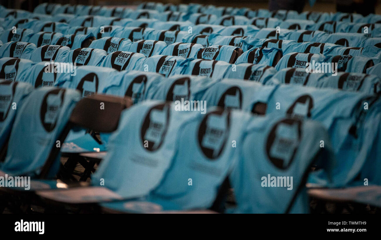 Brexit Party bus arrivant à venir de rallye avec Nigel Farage et Brexit Partie candidats de partout au pays à l'Olympia à Londres. Avec : Atmosphère, voir Où : London, Royaume-Uni Quand : 21 mai 2019 Credit : Wheatley/WENN Banque D'Images