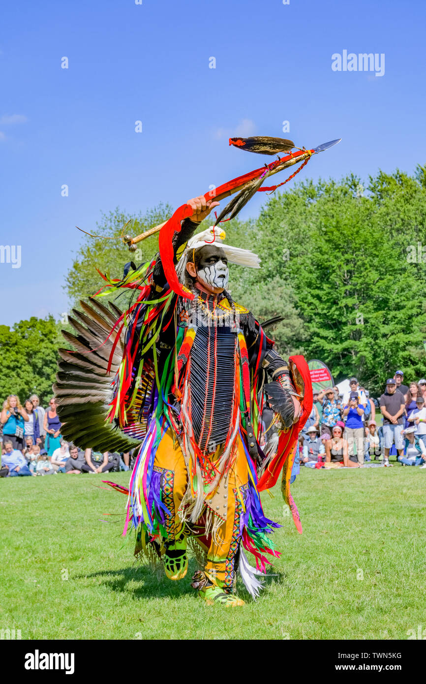 Danseur pow wow à la célébration de la Journée nationale autochtone, Trout Lake, Vancouver, British Columbia, Canada Banque D'Images