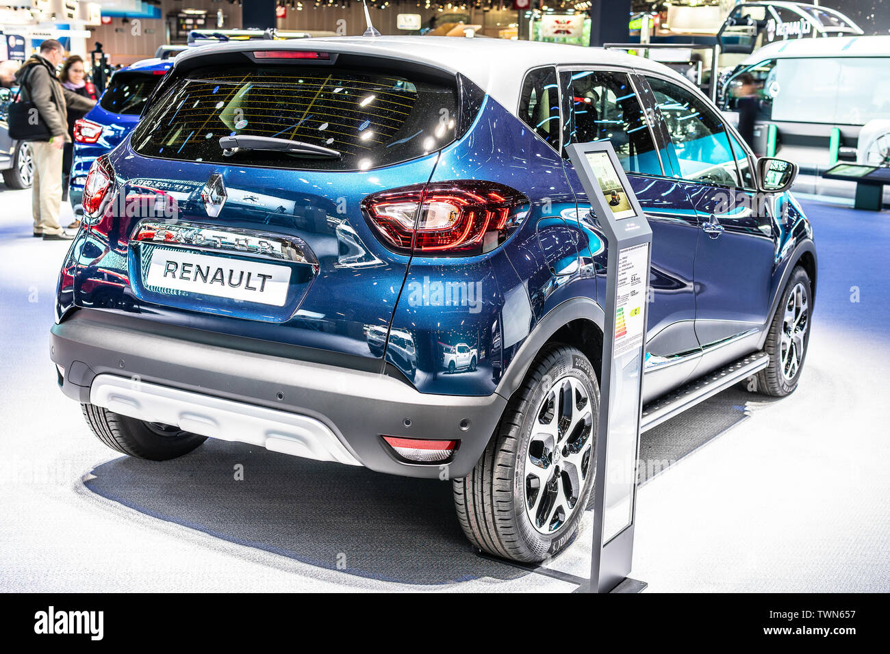 Paris, France, Oct 2018 Nouvelle Renault Captur crossover urbain au Mondial de l'Automobile de Paris, sous-compactes crossover produite par Renault Banque D'Images