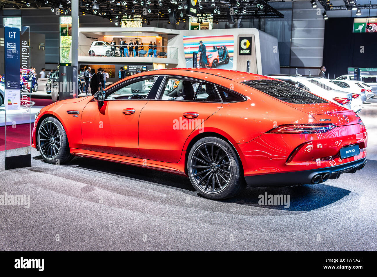 Paris, France, Oct 2018 GT rouge Mercedes-AMG 4MATIC 43 + Coupé 4 portes au Mondial Automobile de Paris, X290 produit par Mercedes Benz Banque D'Images