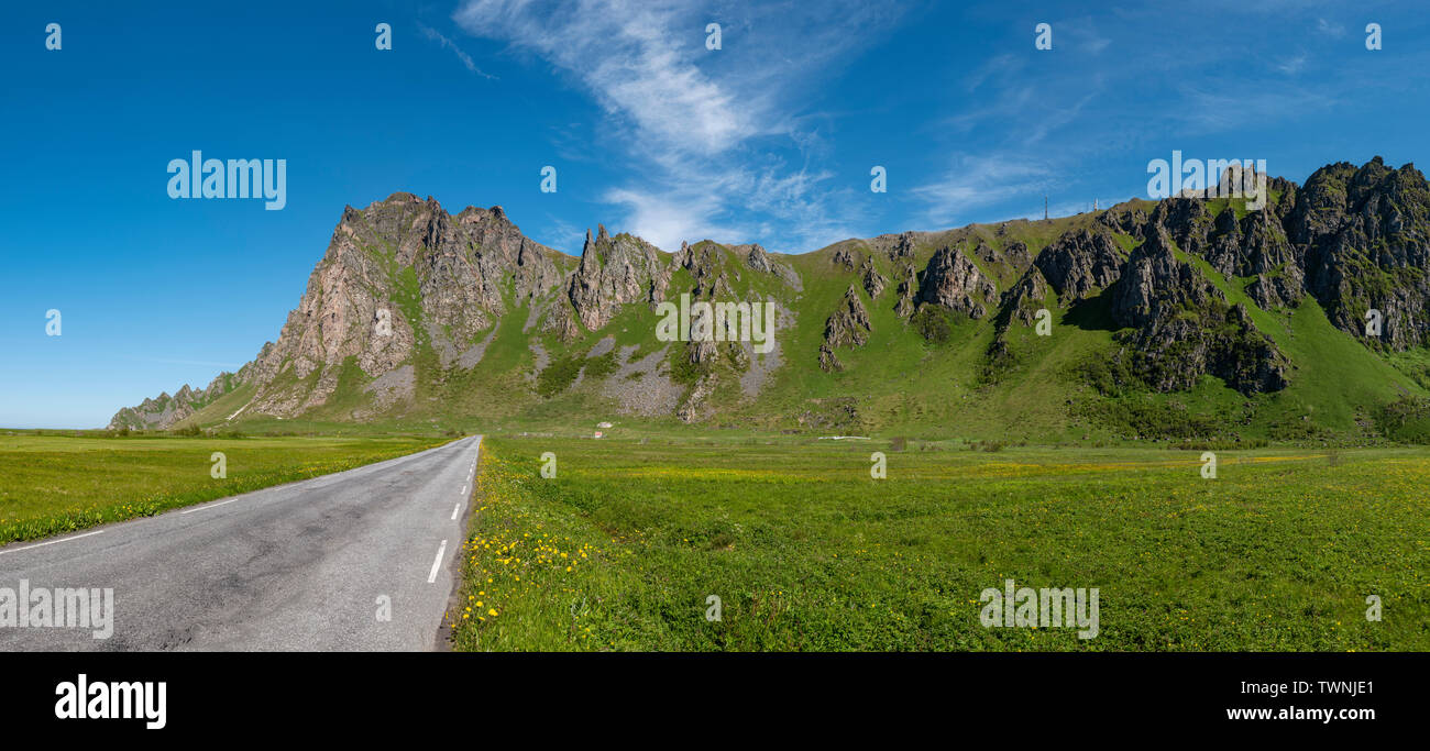 La route touristique nationale de Bleik à Andenes, Vesteralen, andoya, en Norvège. Banque D'Images