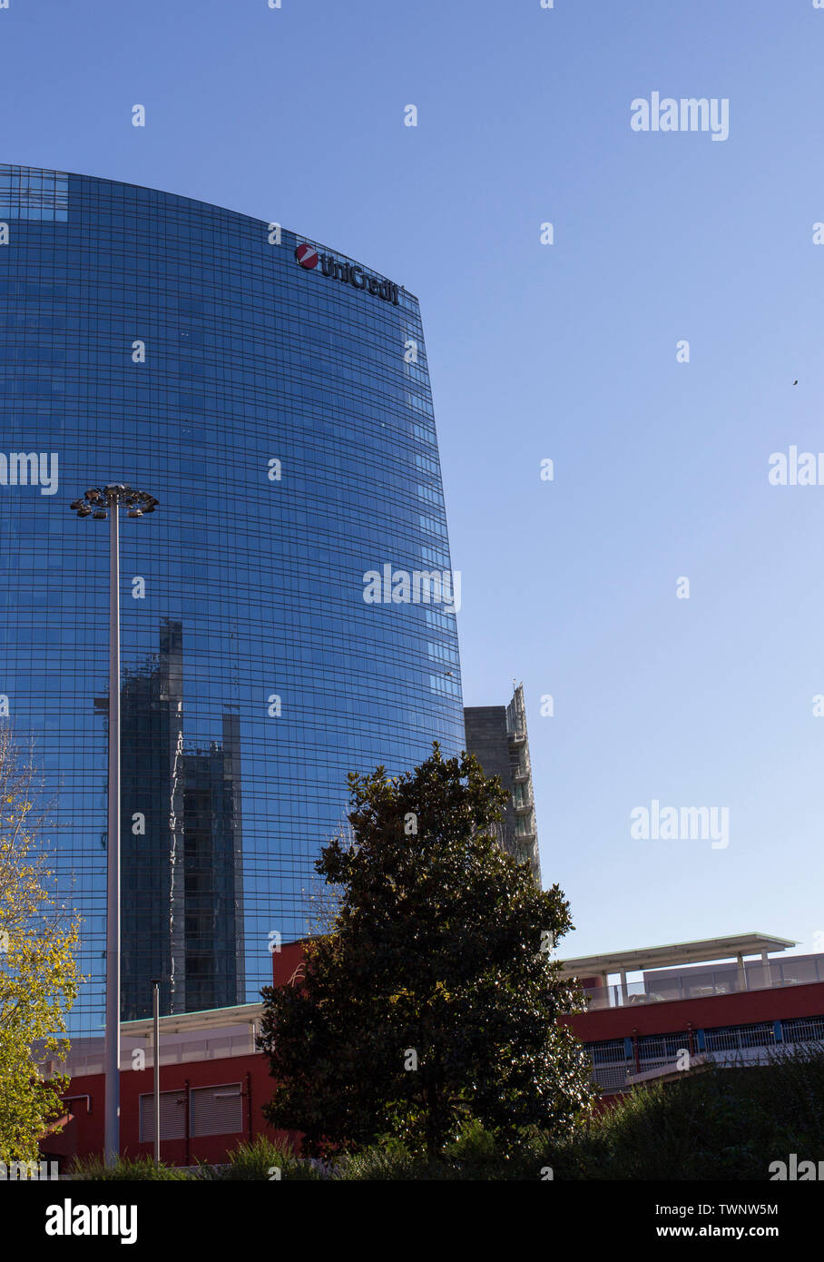 Milan, Italie - 26 novembre 2017 : tour de la banque Unicredit à Piazza Gae Aulenti, Milan Banque D'Images