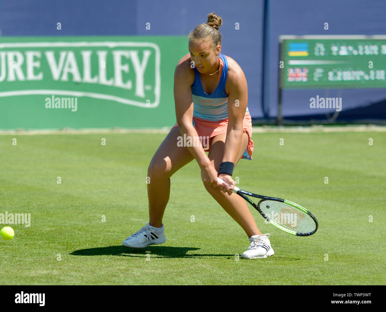 Freya Christie (GBR) jouant dans le premier tour de qualification de la nature internationale de la vallée, le Devonshire Park, Eastbourne, Royaume-Uni. 22 Juin 2019 Banque D'Images