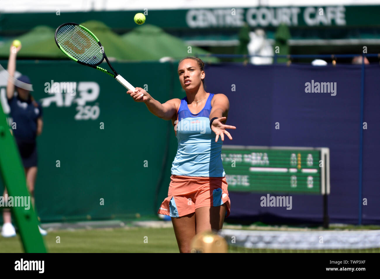 Freya Christie (GBR) jouant dans le premier tour de qualification de la nature internationale de la vallée, le Devonshire Park, Eastbourne, Royaume-Uni. 22 Juin 2019 Banque D'Images