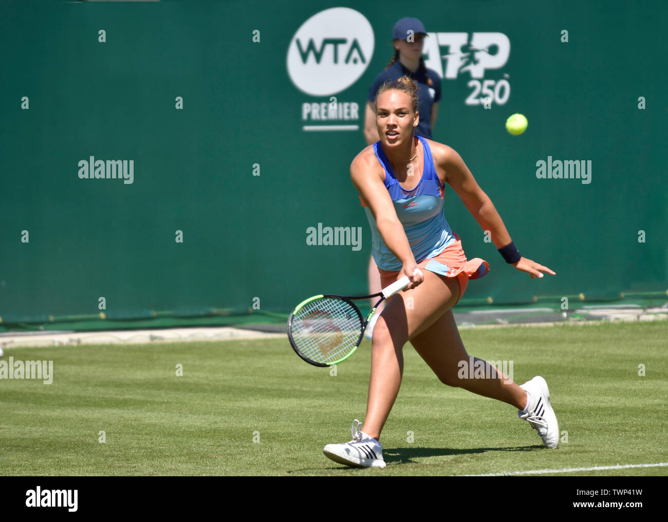 Freya Christie (GBR) jouant dans le premier tour de qualification de la nature internationale de la vallée, le Devonshire Park, Eastbourne, Royaume-Uni. 22 Juin 2019 Banque D'Images