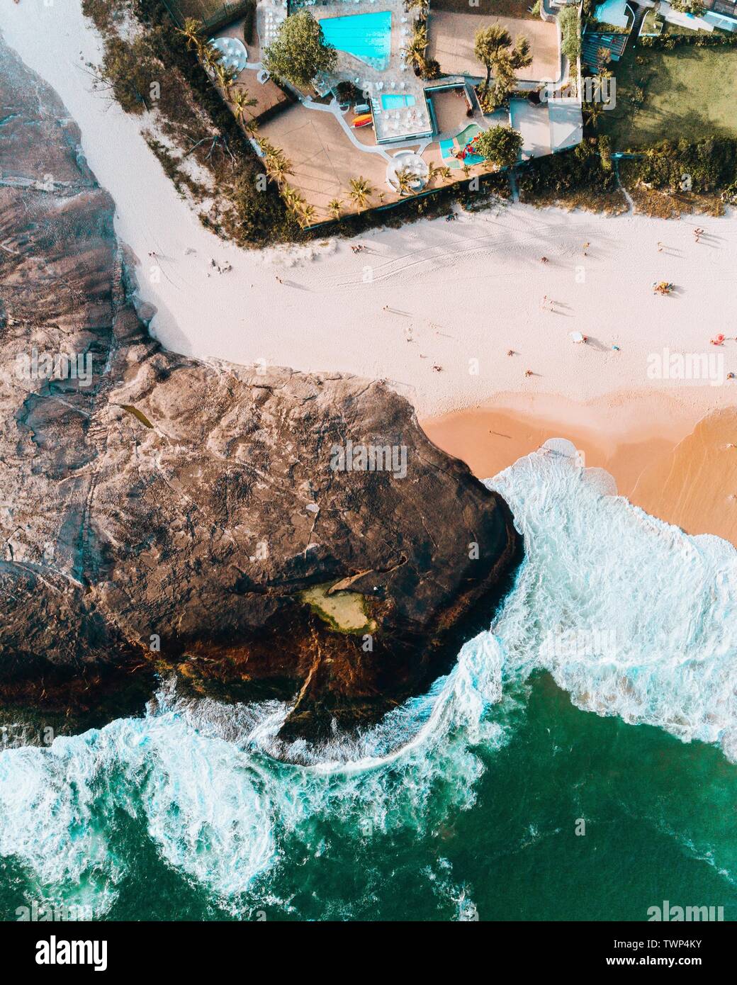 Tir de drone de la plage d'Itacoatiara - Rio de Janeiro Banque D'Images
