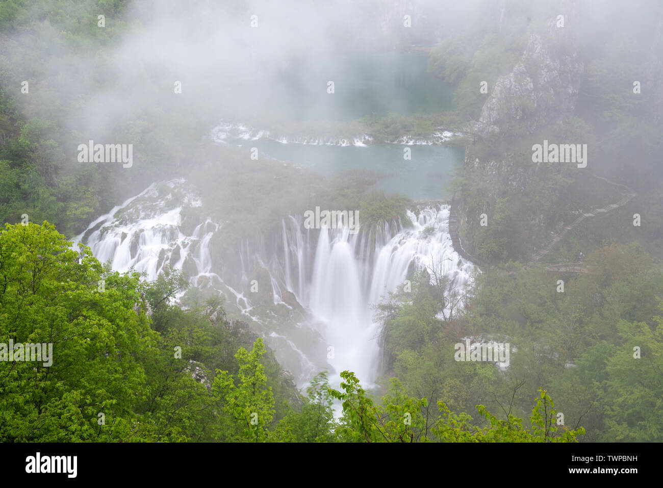 Les lacs de Plitvice dans le parc national Plitvicka Jezera. La partie basse des lacs pendant la crue printanière, Croatie Banque D'Images