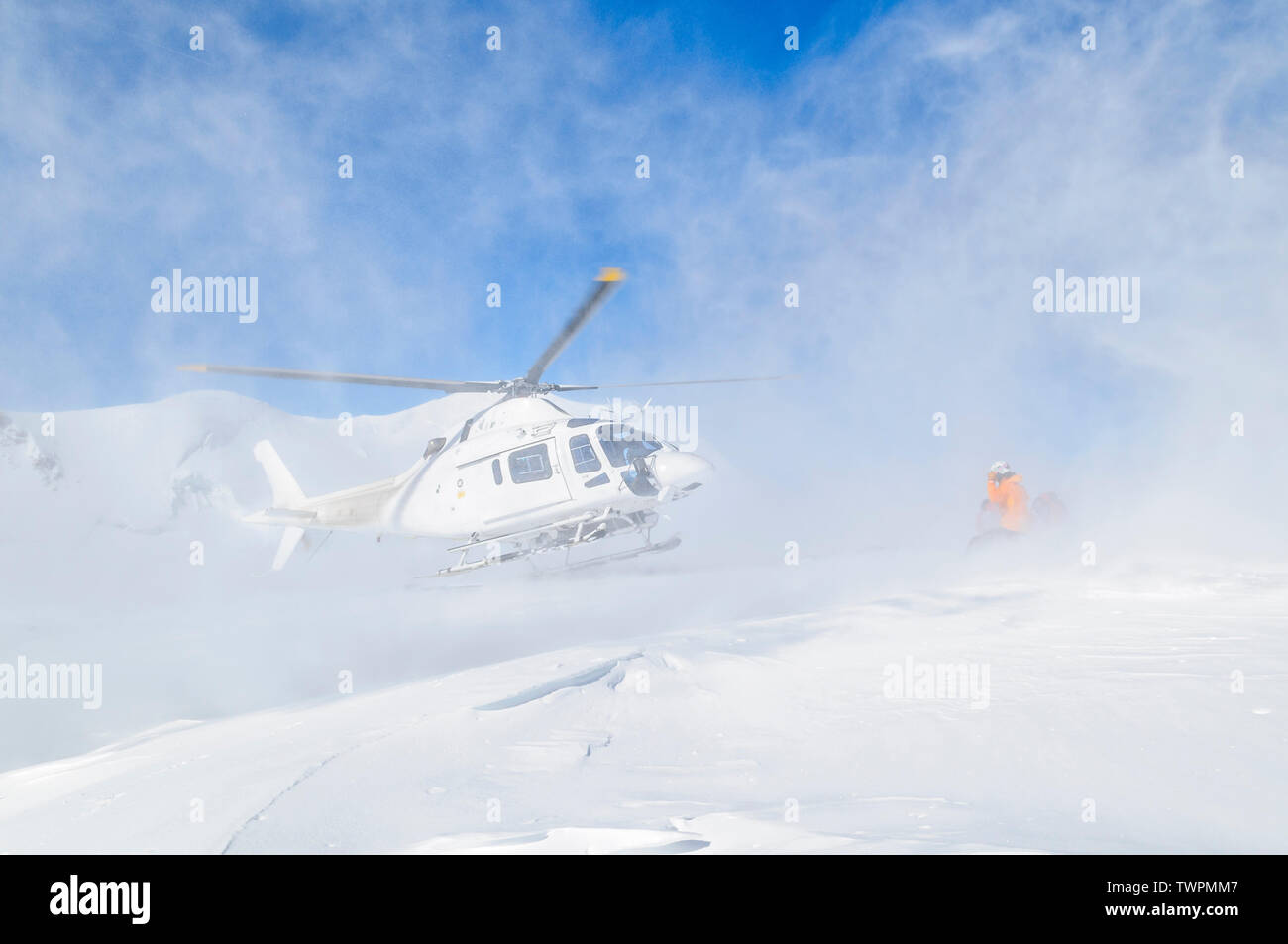 Freeride en arrivant sur sommet du Monte Rosa glaciers avec un hélicoptère Banque D'Images