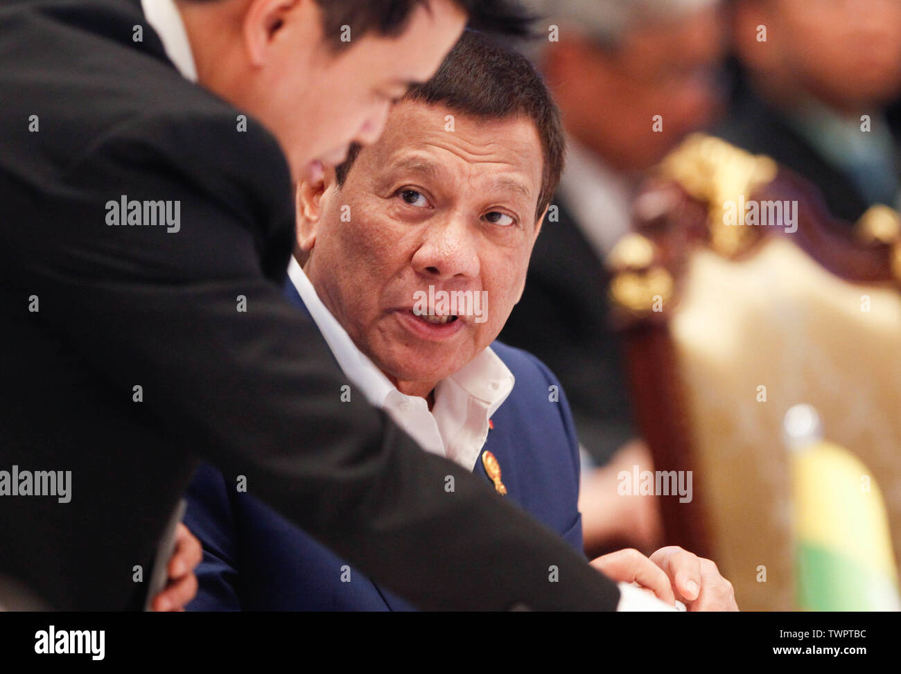 Le président de la République des Philippines, Rodrigo Duterte Roa assiste à une 34e Sommet de l'ASEAN (Plénière) à Bangkok. Le sommet de l'ASEAN est une réunion semestrielle tenue par les membres de l'Association des nations de l'Asie du Sud-Est (ANASE) dans les domaines économique, politique, de la sécurité, et socio-culturel des pays d'Asie. Banque D'Images