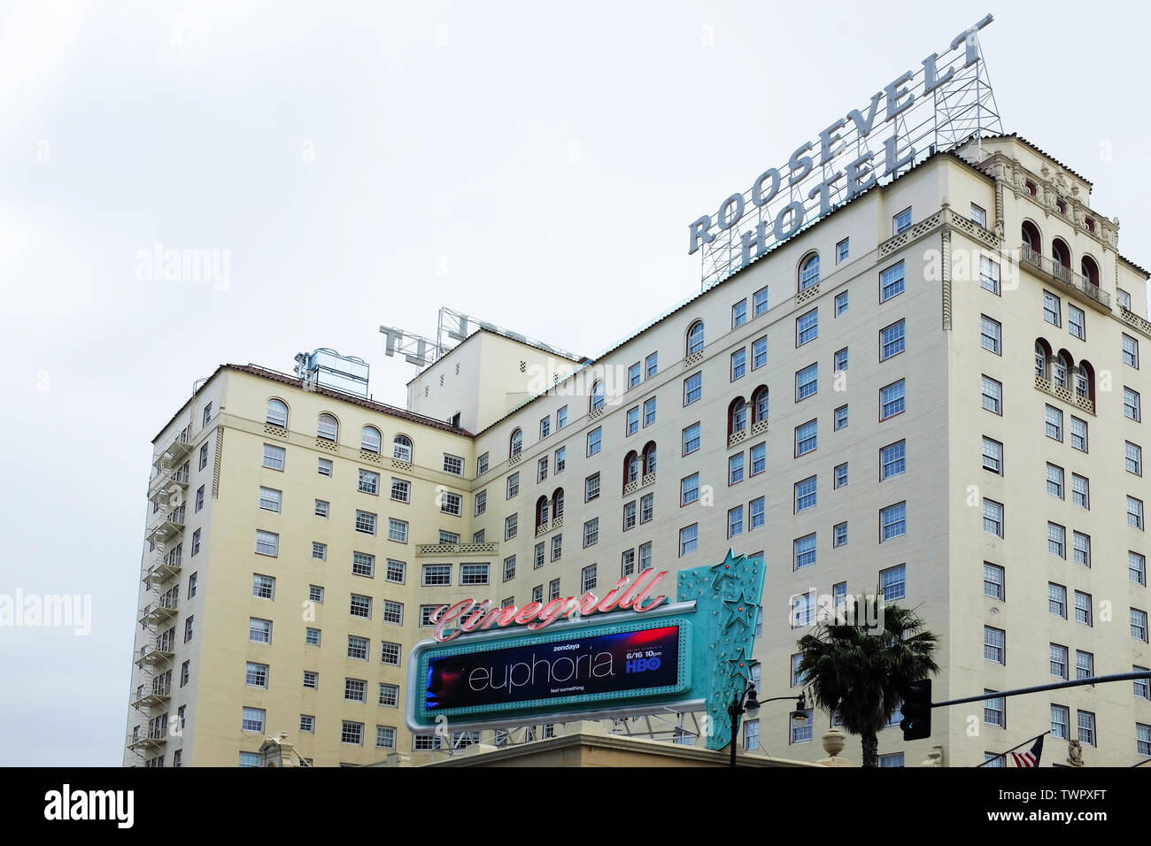 - HOLLYWOOD CALIFORNIE : Juin 18, 2019 : The Hollywood Roosevelt Hotel sur Hollywood Boulevard a ouvert ses portes en mai 1927, et est la plus ancienne toujours operatin Banque D'Images